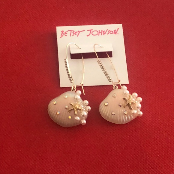 Betsey Johnson Gold Tone Drop Earrings Seashell, Starfish & Faux Pearl NWT - Picture 5 of 13